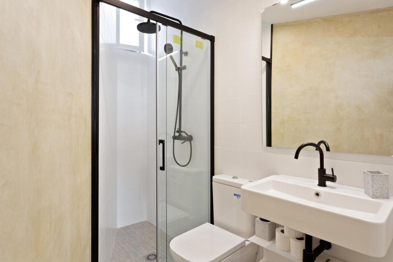 Modern 1 Bedroom Apartment Near Lavapies Madrid Esterno foto